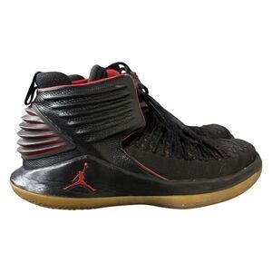 Nike Air Jordan 32 Sneakers Youth US 5.5Y Black Red BANNED Basketball‎ Shoes